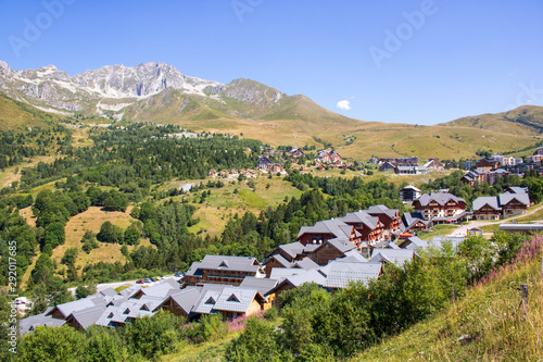 Station de Saint-François-Longchamp en été, Savoie, France