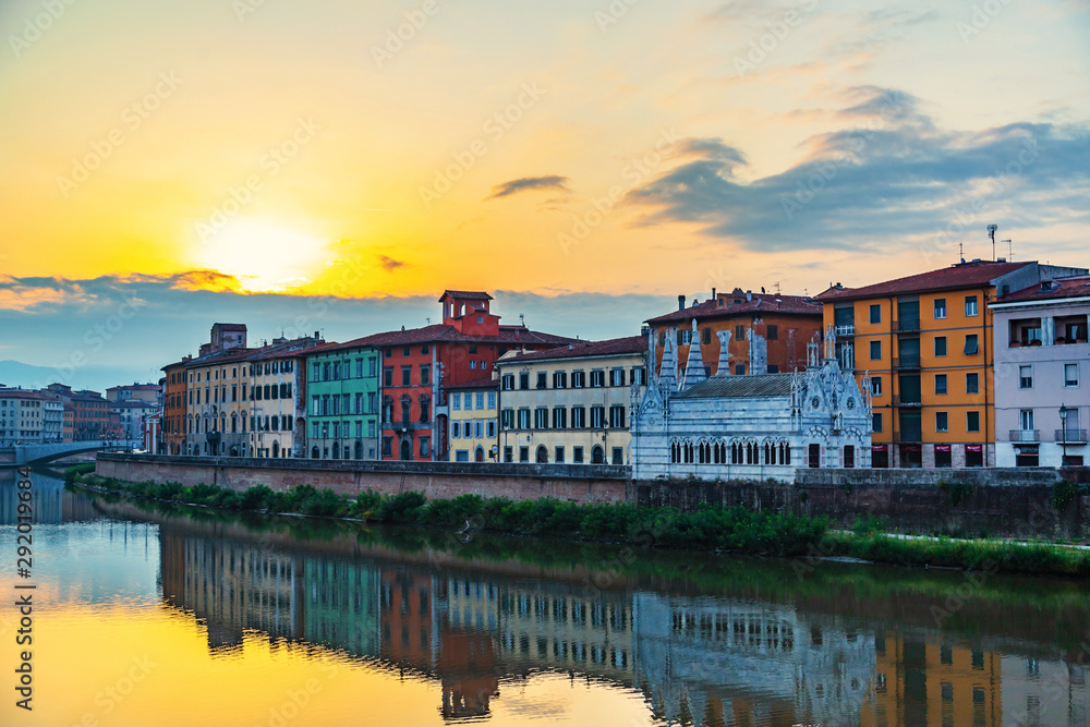 Obraz premium Embankment of the River Arno in the Italian City of Pisa.