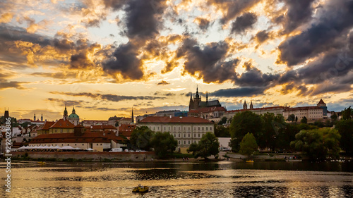 Sonnenuntergang über dem Prager Hradschin