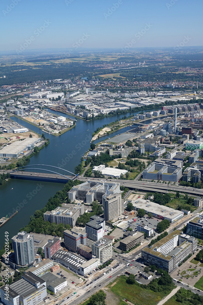 Obraz premium Kaiserleibrücke w Offenbach