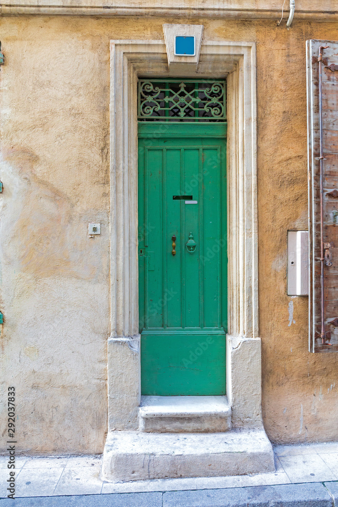 Fototapeta premium Narrow Green Door