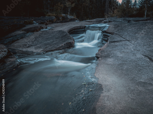 Fototapeta Naklejka Na Ścianę i Meble -  Wodospady w Kanada koło Lier w gminie Buskerud w Norwegii
