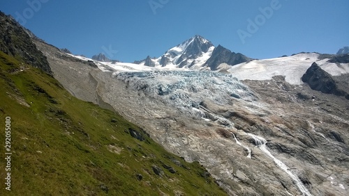 glacier du tour massif du mont blanc france