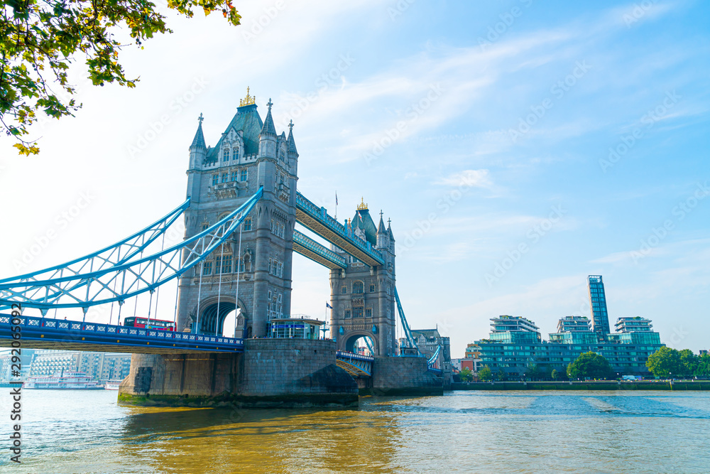 Obraz premium Tower Bridge in London