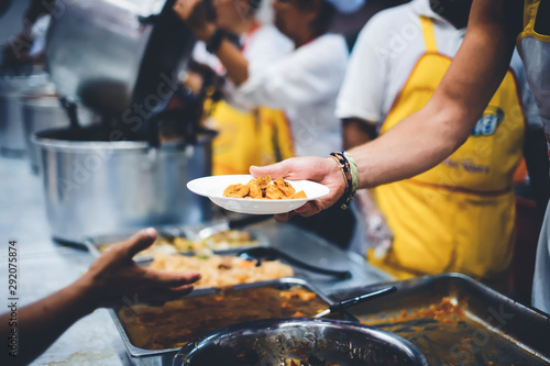 Obraz na płótnie Free food for the homeless and the hungry: food donation concepts