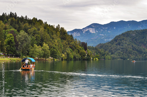 Lago Bled, Slovenia. Bled è un lago di origine glaciale delle Alpi Giulie localizzato nel nord-ovest della Slovenia.