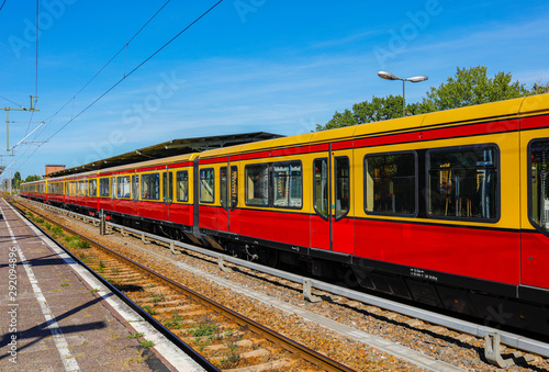 Photography Berliner Nahverkehr, Stadtbahn, Ring, Ringbahn, Haltestelle, Bahnsteig, umsteige