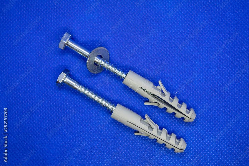 Buchas de nylon usadas para fixar objetos nas paredes e outros locais usando com parafusos Buchas de nylon usadas para fixar objetos nas paredes e outros locais usando com parafusos