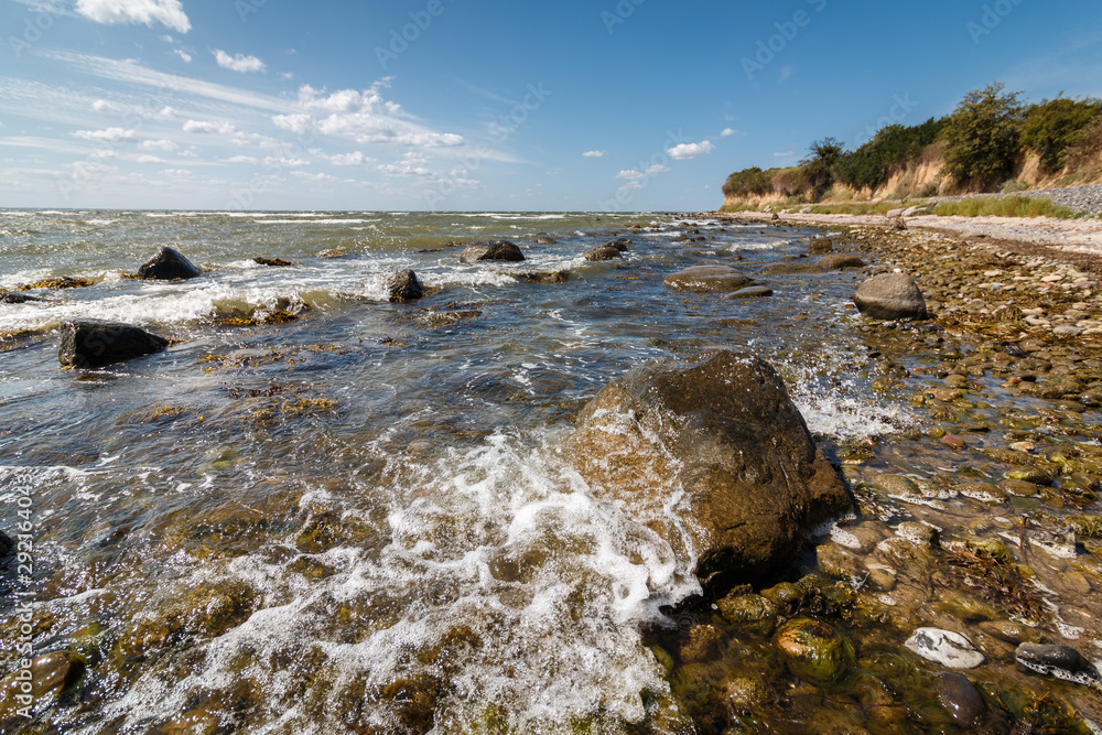 Steilküste am Naturstrand Klein Zicker auf der Insel Rügen. Steilküste am Naturstrand Klein Zicker auf der Insel Rügen.