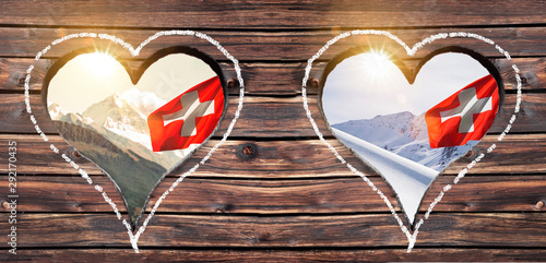 Sommer und Winter Ausblick durch ein Herzfenster  auf einer Alm