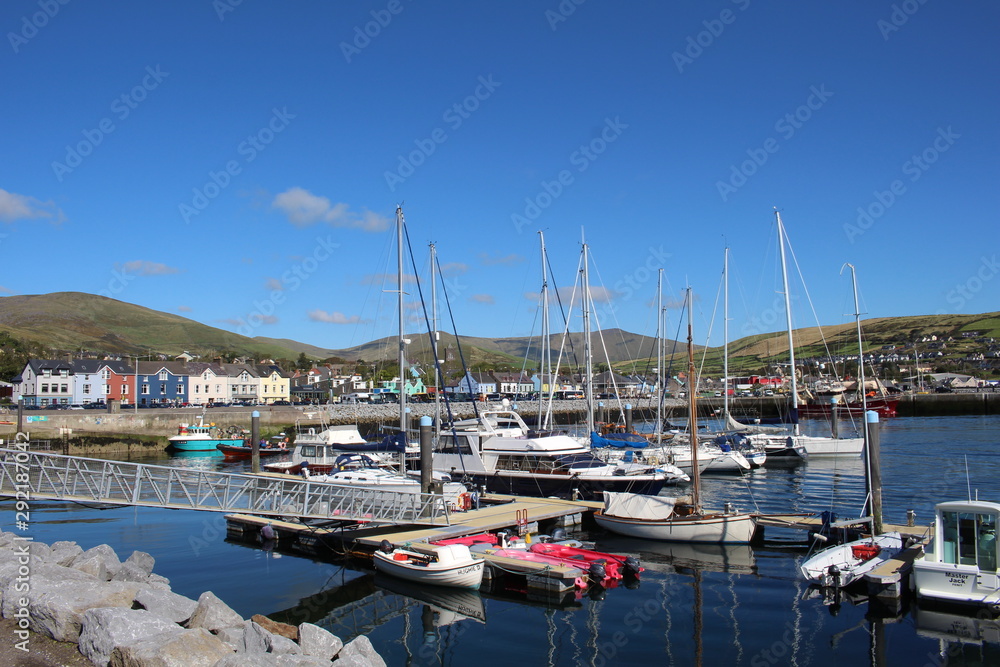 Der Hafen von Dingle in Irland.