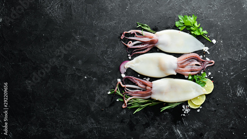 Foto Raw squid with spices