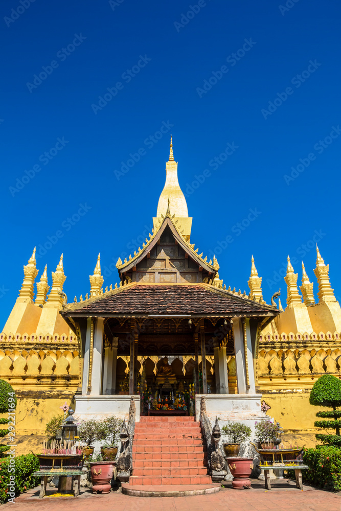Fototapeta premium Pha That Luang Temple, The Golden Pagoda in VIENTIANE ,LAOS PDR.