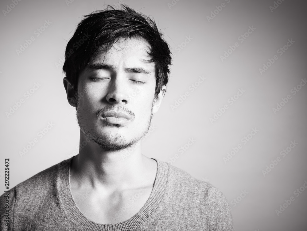 Obraz premium Man thinking deep thoughts