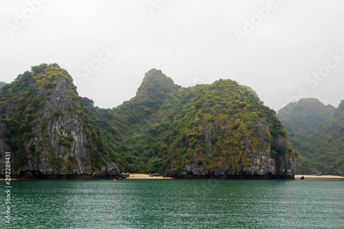 Ha Long bay islets, Vietnam © nastyakamysheva