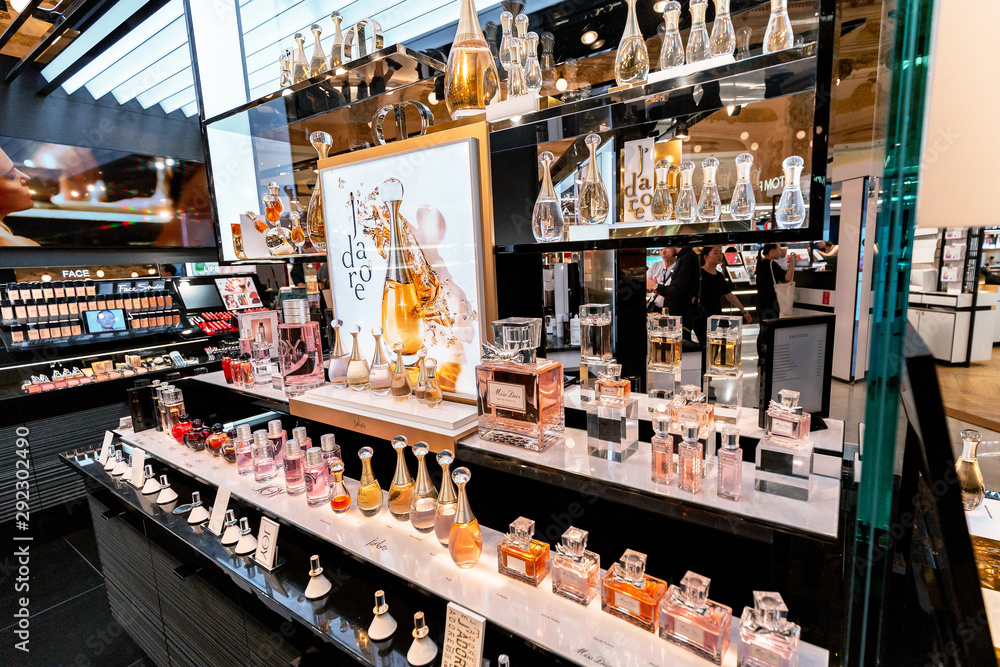 27 July 2019, Paris, France: Boutique chic perfume Dior in Galerie Lafayette  Stock Photo | Adobe Stock