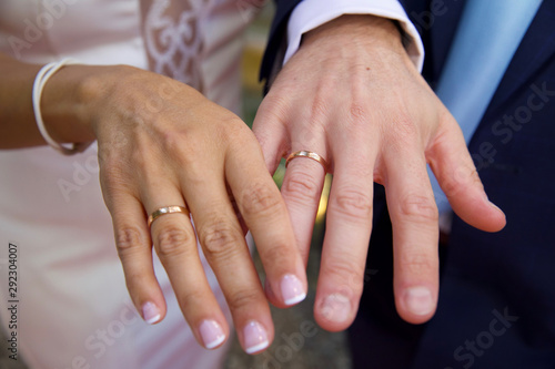 wedding hands with rings
