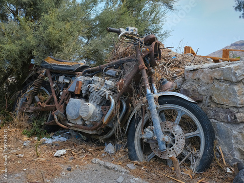 Fototapeta Naklejka Na Ścianę i Meble -  Neglected Motorcycle