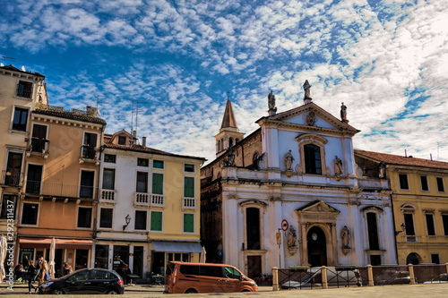 Photos altstadt von vicenza mit santa maria dei servi, italien