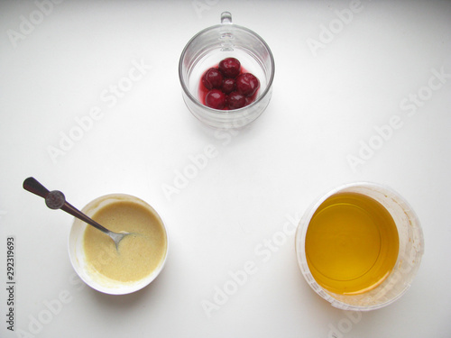 White flaxseed porridge with honey and cherry