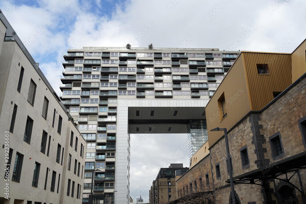 Fototapeta premium Kranhaus in Köln