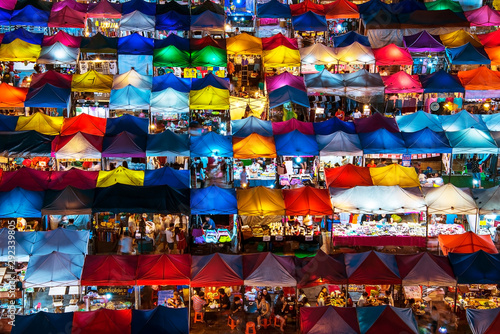 Canvas Print Train night market in Ratchadapisek Bangkok