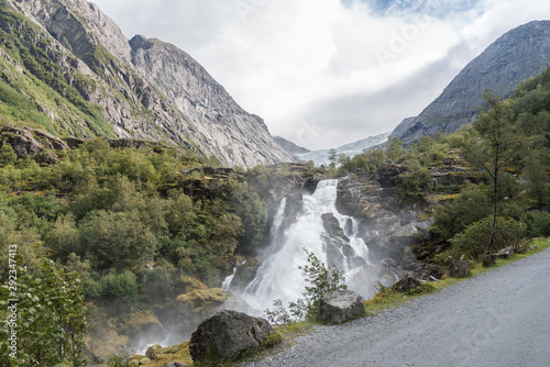 Briksdalbreen Wasserf  lle  Norwegen