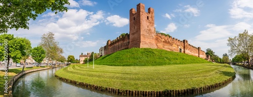Cuadro en lienzo The walls of Castelfranco Veneto