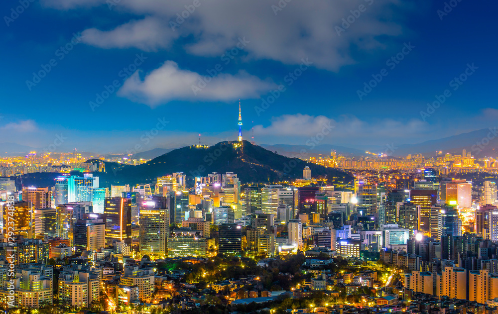 Fototapeta premium Seoul South Korea City Skyline at night with seoul tower.