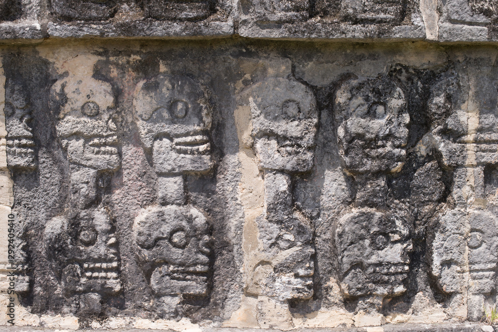 jeroglífico cabezas chichen itza Mexico jeroglífico cabezas chichen itza Mexico