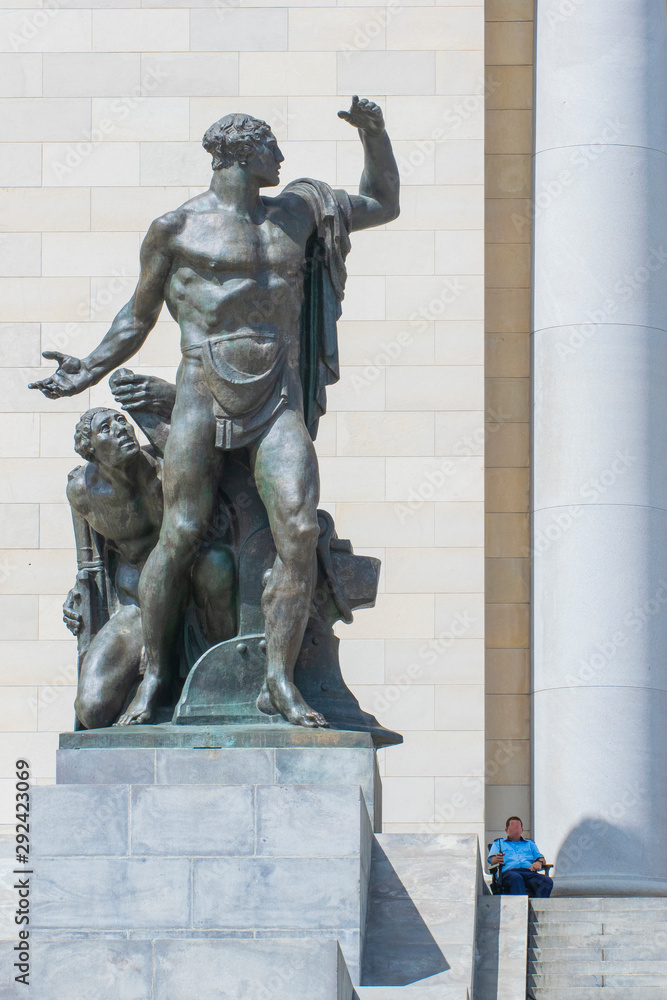 Escultura monumental del Capitolio en cuba 