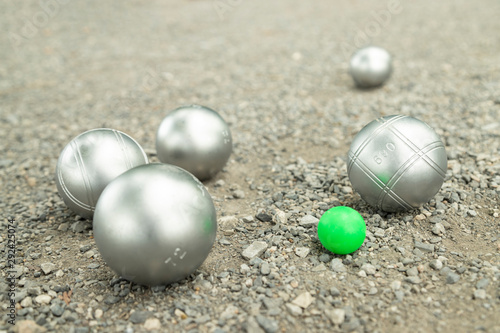 Cuadro en lienzo Top view of petanque balls in the playing field.