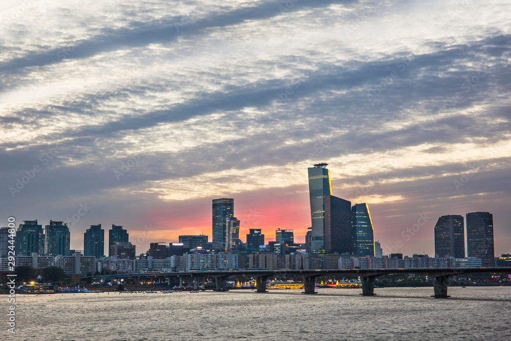 Fototapeta premium Sunset Clouds at Yeouido Han River in Seoul Korea.