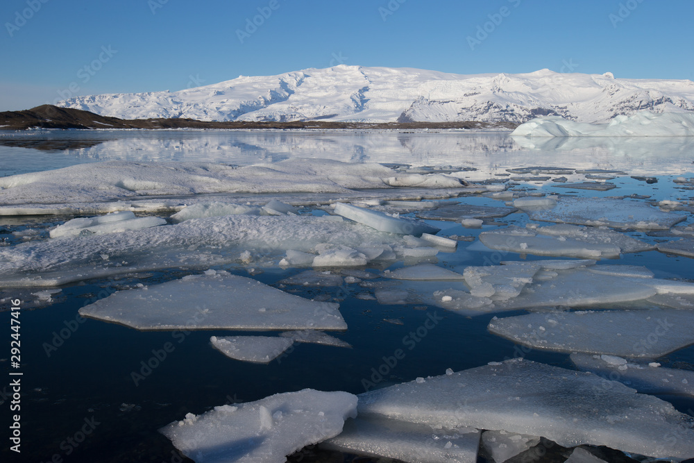 Fototapeta premium Glacier lagoon in winter, Iceland
