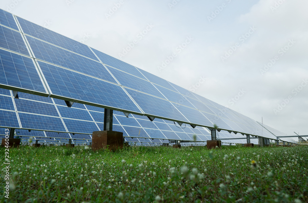 Solar panel, alternative electricity source, concept of sustainable resources, And this is a new system that can generate electricity more than the original, This's the sun tracking systems Solar panel, alternative electricity source, concept of sustainable resources, And this is a new system that can generate electricity more than the original, This's the sun tracking systems