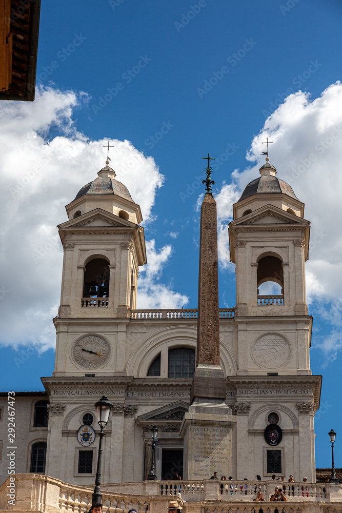 Fototapeta premium Buildings around Spanish Steps