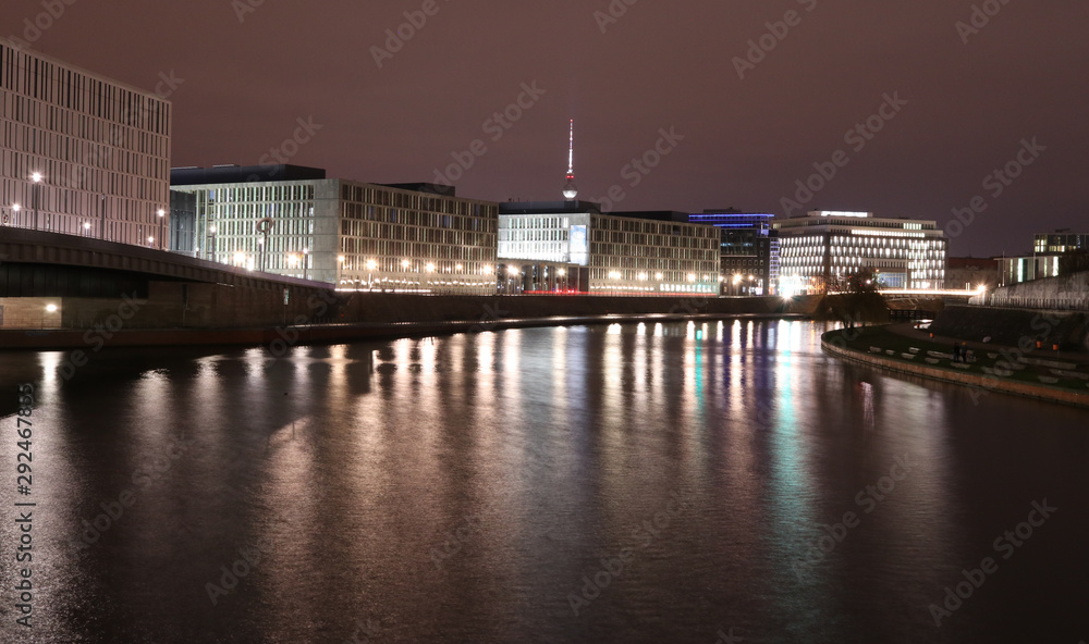night view of the river in berlin