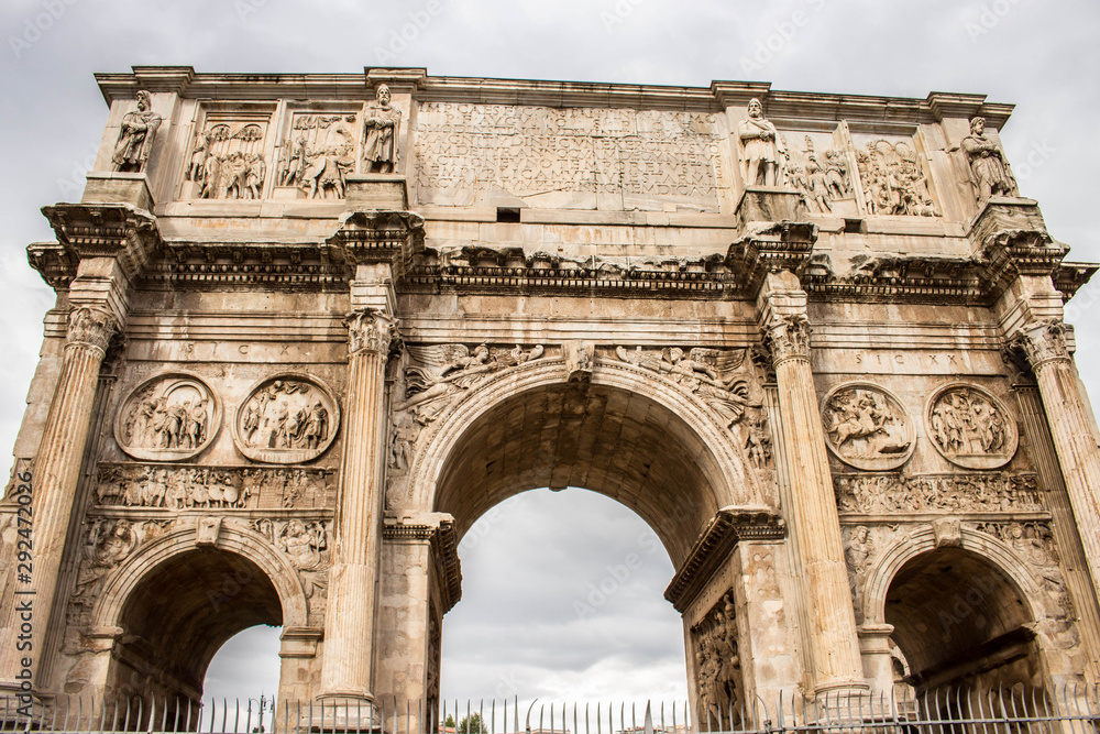 Coliseum and Arch of Constantine, the great beauty of Rome