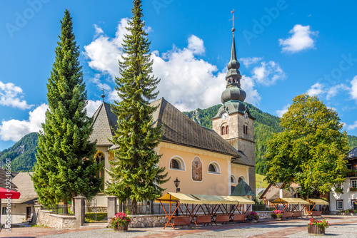 Fényképezés View atthe Church of Our Lady on the White Gravel in Kranjska Gora - Slovenia