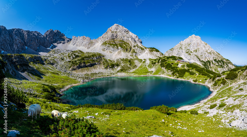 Naklejka premium Der Drachensee
