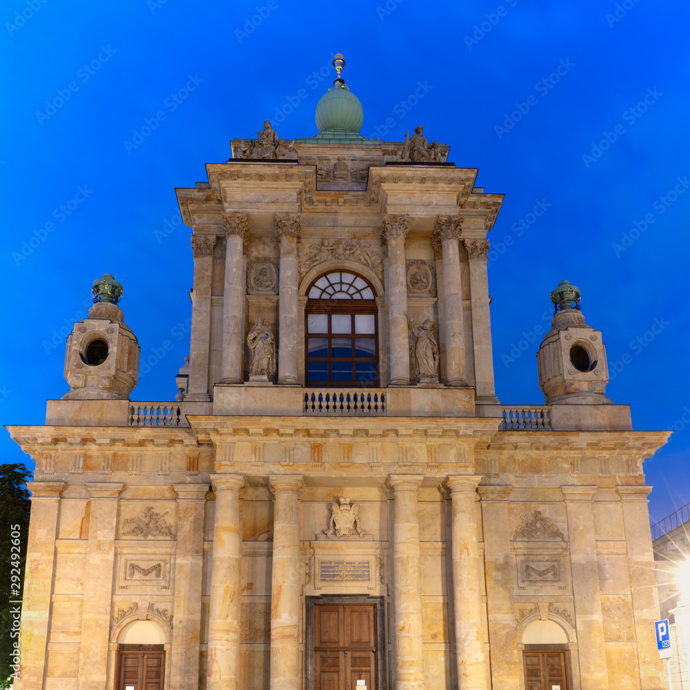 Obraz premium Carmelite Church in Warsaw