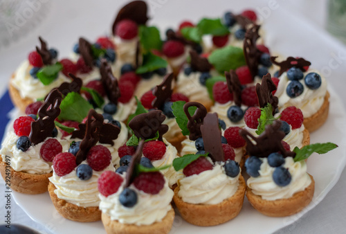 tartlets with quark filling and berries
