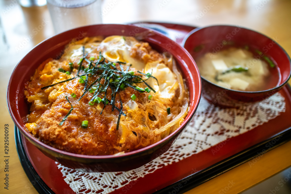 カツ丼　和食イメージ