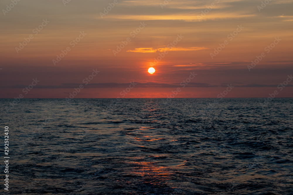 Pôr do sol num barco