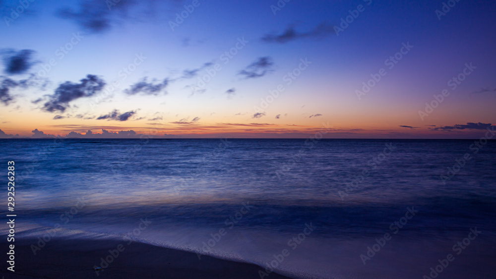 鹿児島県・与論町 与論島 夏の海岸の夕景
