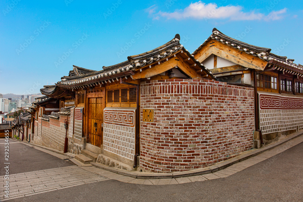 Fototapeta premium Old House Traditional Korean style architecture at Bukchon Hanok Village in Seoul, South Korea.