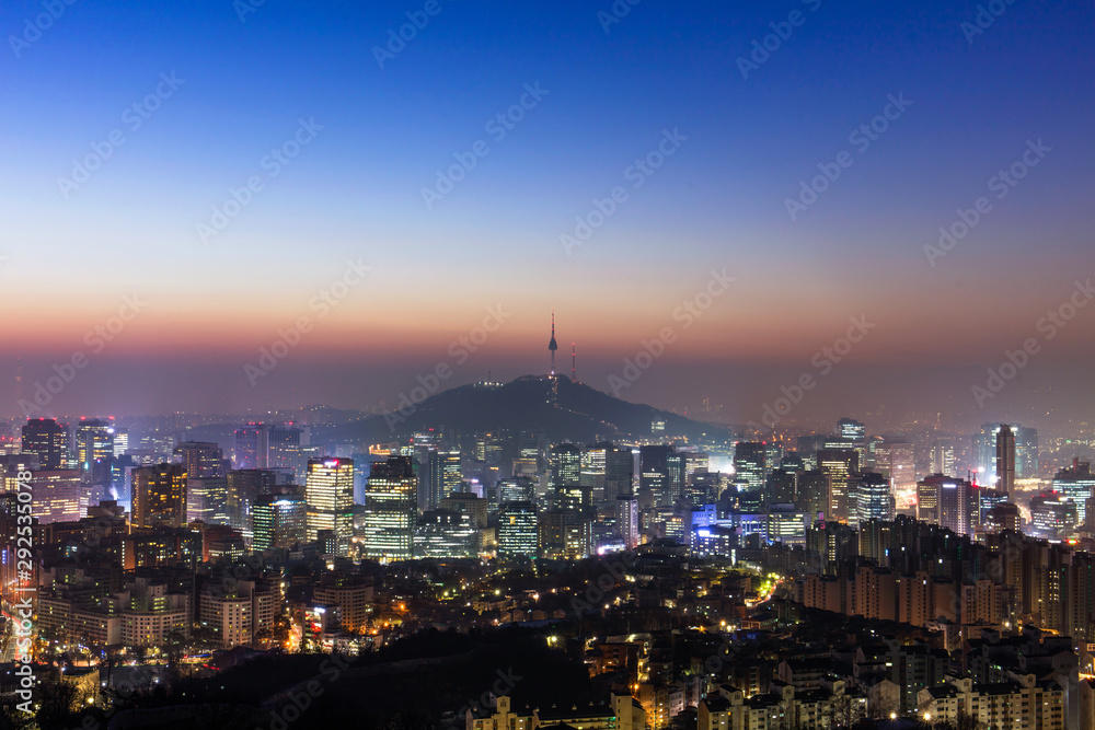 Obraz premium Sunrise morning at Seoul South Korea City Skyline with seoul tower.