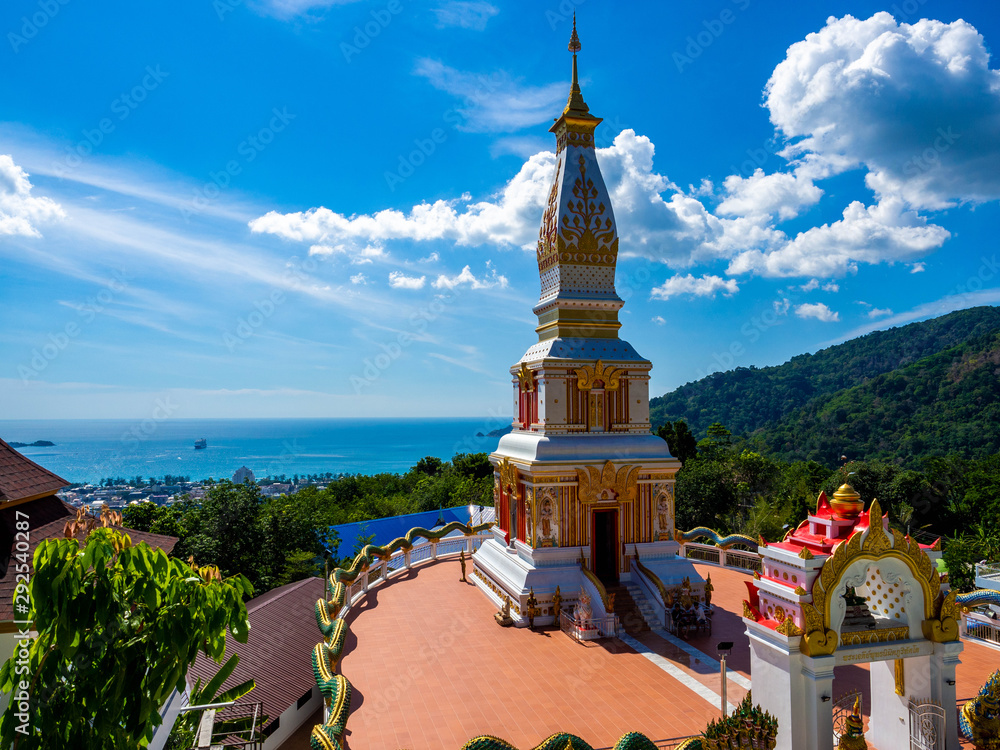 Φωτογραφία Suwan Khiri Wong Temple (Patong Temple) in city Patong on island Phuket, Thailand