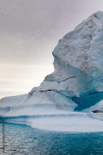 Eisberg im Sermelik-Fjord - Grönland photo