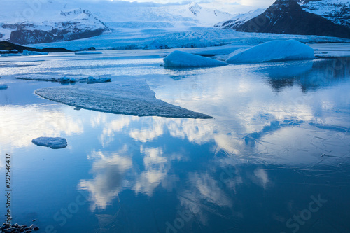Fjallsjokull glacier lagoon  Southern Iceland  Iceland  Europe